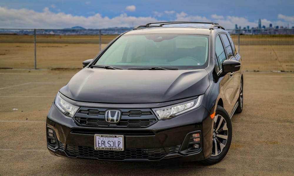 Honda Odyssey, black, for rent in the San Francisco Bay Area