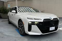 BMW 7 Series photo 2