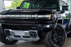 GMC Hummer EV photo 2