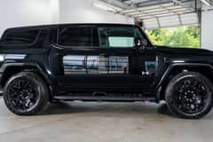 GMC Hummer EV photo 5