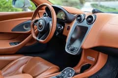 McLaren 570S photo 2