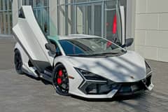 Lamborghini Revuelto photo 3
