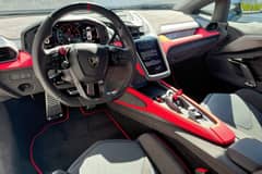 Lamborghini Revuelto photo 4