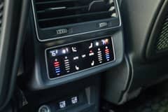Audi SQ8 photo 10