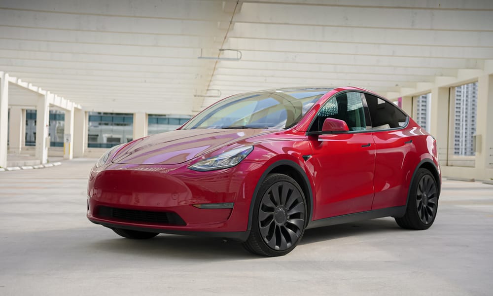 Tesla Model Y, red, black interior, for rent in Miami
